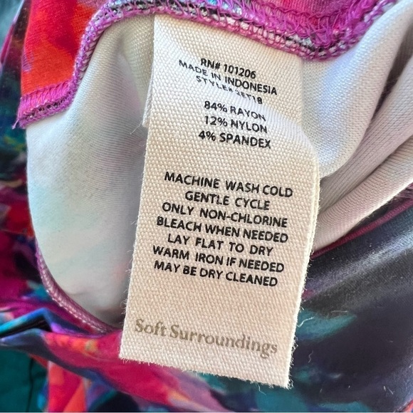 CLEARANCE SOFT SURROUNDINGS PREMIUM FLORAL LEGGINGS SIZE XS NWT - Picture 5 of 6